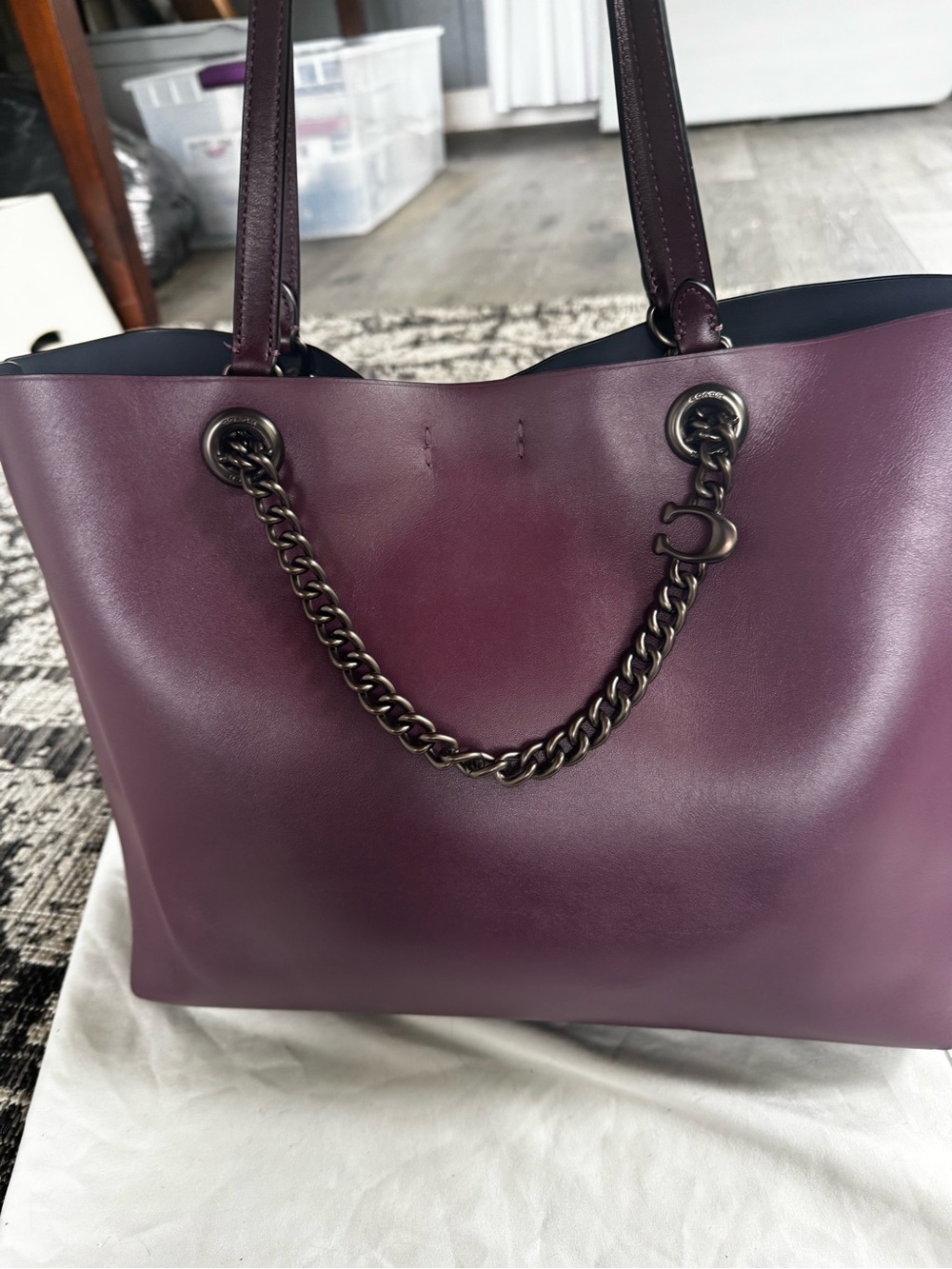 Coach Signature Chain Central Tote is crafted from refined calf leather - Picture 4 of 7